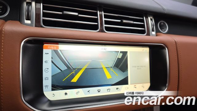 Land Rover Range Rover (IV) 4.4 SDV8 AB LWB DIESEL 2017 — фото 16