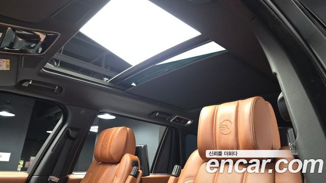 Land Rover Range Rover (IV) 4.4 SDV8 AB LWB DIESEL 2017 — фото 19