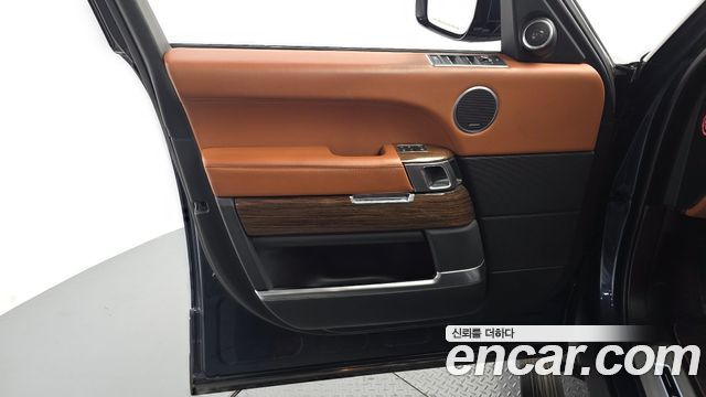 Land Rover Range Rover (IV) 4.4 SDV8 AB LWB DIESEL 2017 — фото 24