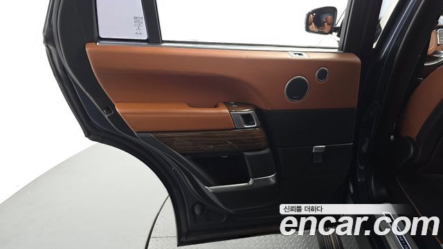 Land Rover Range Rover (IV) 4.4 SDV8 AB LWB DIESEL 2017 — фото 25