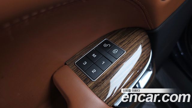 Land Rover Range Rover (IV) 4.4 SDV8 AB LWB DIESEL 2017 — фото 34