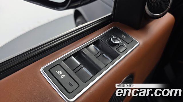 Land Rover Range Rover (IV) 4.4 SDV8 AB LWB DIESEL 2017 — фото 36