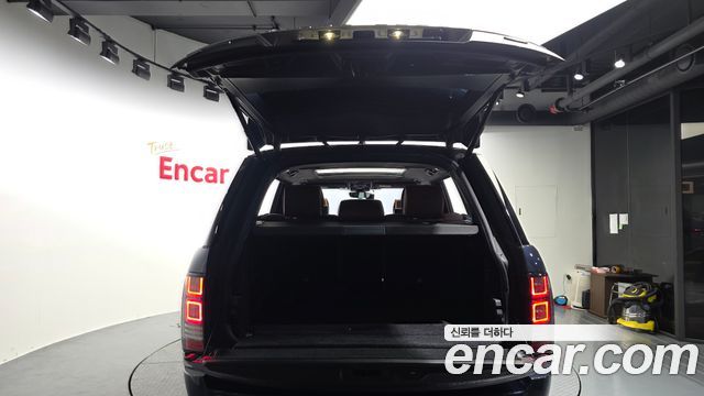 Land Rover Range Rover (IV) 4.4 SDV8 AB LWB DIESEL 2017 — фото 38