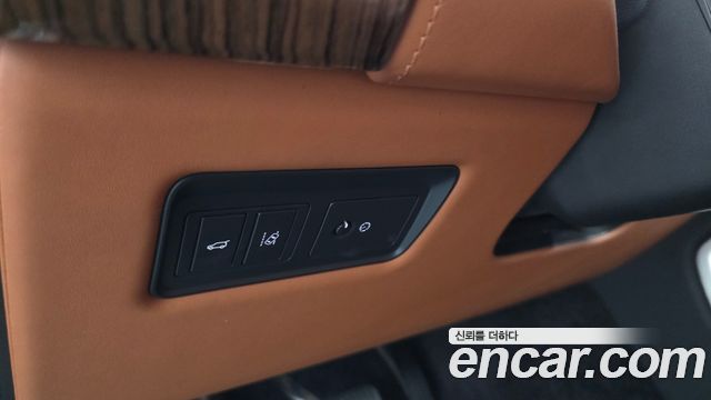 Land Rover Range Rover (IV) 4.4 SDV8 AB LWB DIESEL 2017 — фото 39