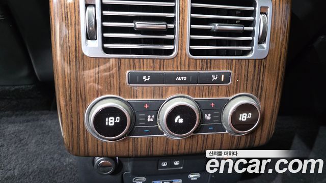 Land Rover Range Rover (IV) 4.4 SDV8 AB LWB DIESEL 2017 — фото 42
