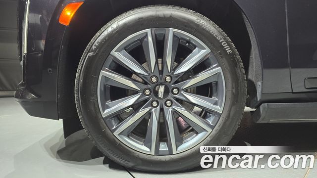 Cadillac Escalade (V) 6.2 ESV ESV Sports Platinum 2023 — фото 5