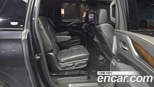 Cadillac Escalade (V) 6.2 ESV ESV Sports Platinum 2023 — фото 12