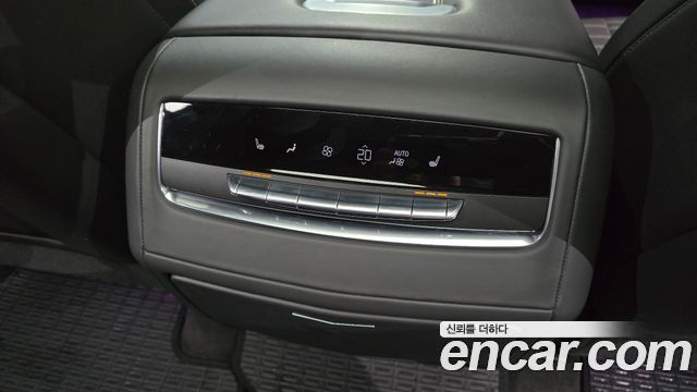 Cadillac Escalade (V) 6.2 ESV ESV Sports Platinum 2023 — фото 19