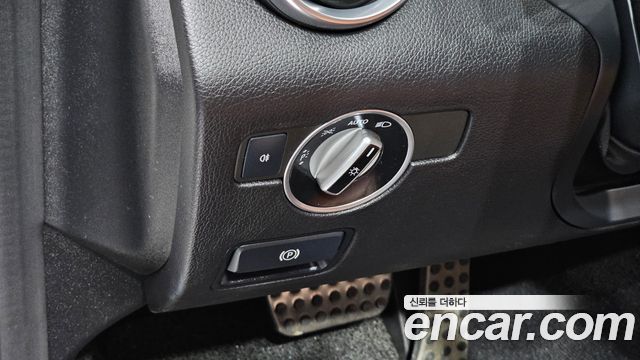 Mercedes-Benz SLC-Class (R172) SLC250 2019 — фото 12