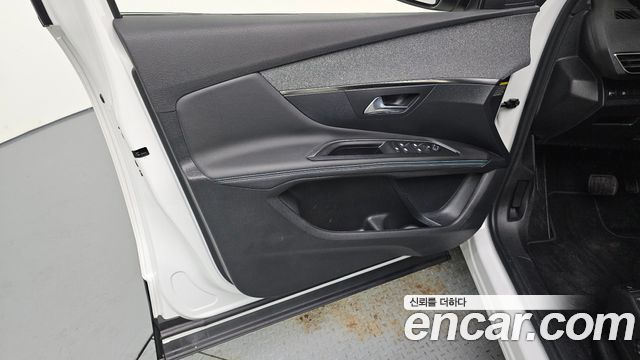 Peugeot 3008 (II) 1.2 Pure Tech Allure 2024 — фото 24