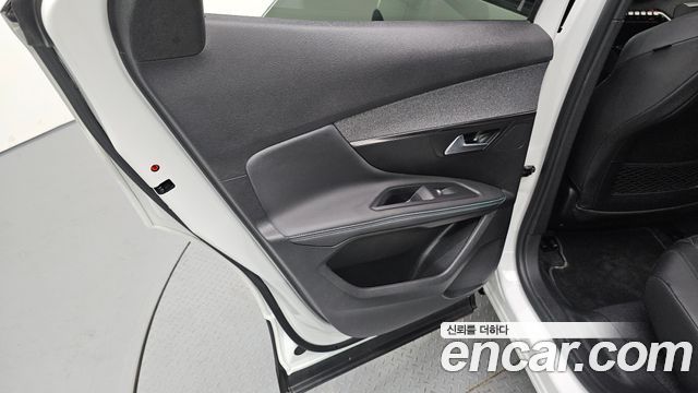 Peugeot 3008 (II) 1.2 Pure Tech Allure 2024 — фото 25