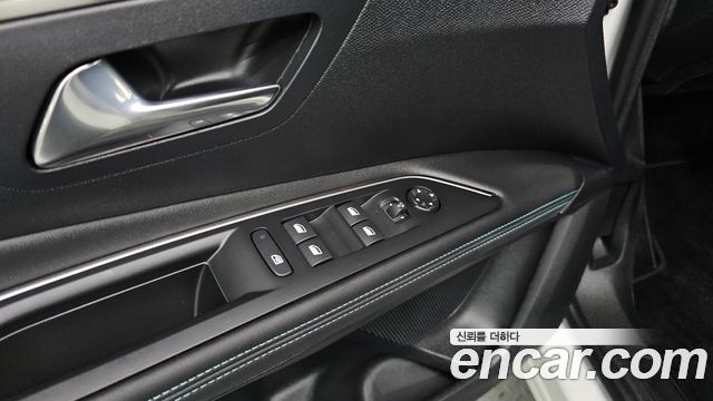 Peugeot 3008 (II) 1.2 Pure Tech Allure 2024 — фото 29