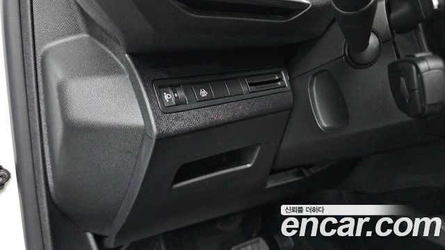 Peugeot 3008 (II) 1.2 Pure Tech Allure 2024 — фото 30