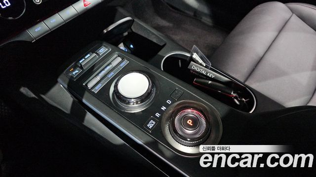 Genesis GV70 2.5T Gasoline 2WD 2024 — фото 9