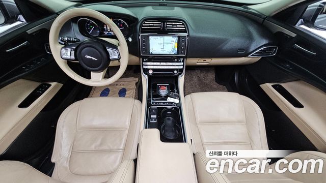 Jaguar XE 20d Prestige 2016 — фото 7