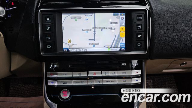 Jaguar XE 20d Prestige 2016 — фото 16