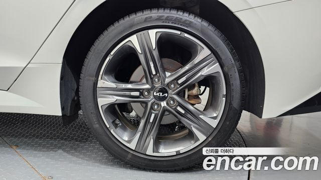 Kia K5 (III) 2.0 Prestige 2023 — фото 21