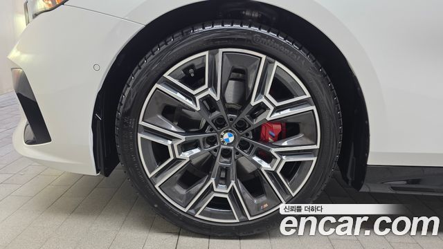 BMW 5 Series (G60) 530i xDrive M Sport Pro Special Edition 2026 — фото 5