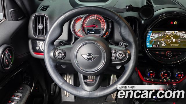 MINI Cooper S Countryman JCW 2nd 2020 — фото 17