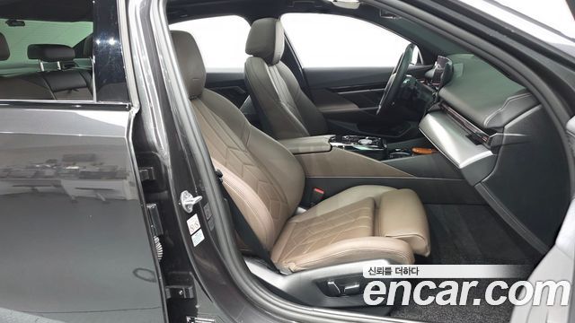 BMW 5 Series (G60) 520i M Sport 2024 — фото 11
