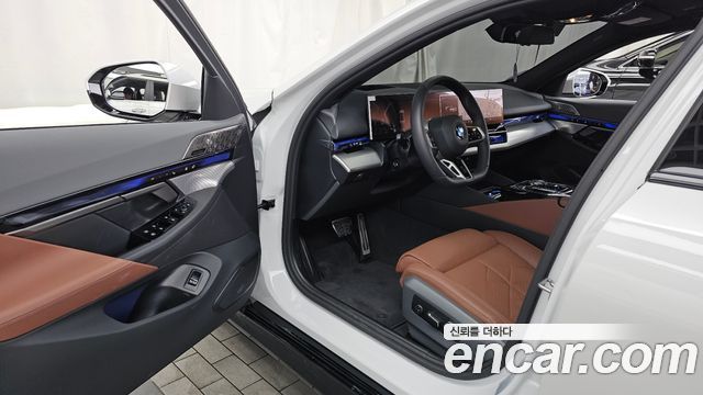 BMW 5 Series (G60) 530i xDrive M Sport Pro Special Edition 2026 — фото 10