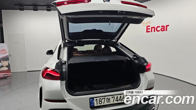 BMW X6 (G06) xDrive40i M Sport 2025 — фото 36