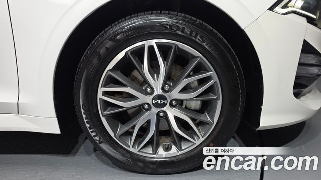 Kia K5 (III) 2.0 Prestige 2023 — фото 27