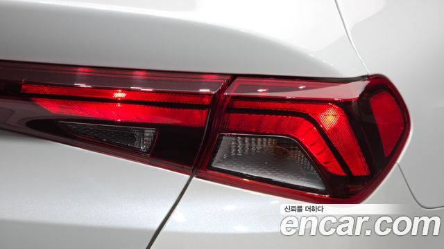 Kia K5 (III) 2.0 Prestige 2023 — фото 29