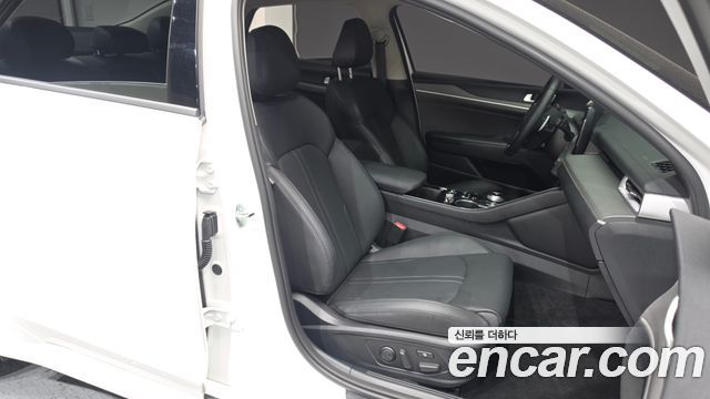 Kia K5 (III) 2.0 Prestige 2023 — фото 32