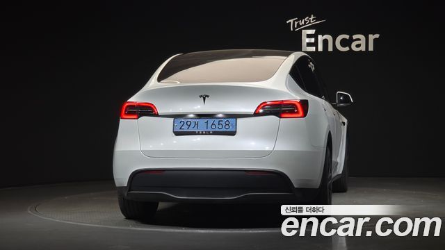 Tesla Model Y RWD 2024 — фото 4