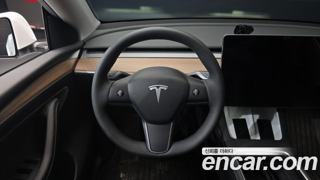 Tesla Model Y RWD 2024 — фото 13