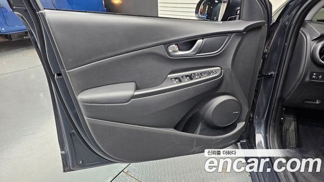 Hyundai Kona Gasoline 2.0 2WD Inspiration 2022 — фото 24