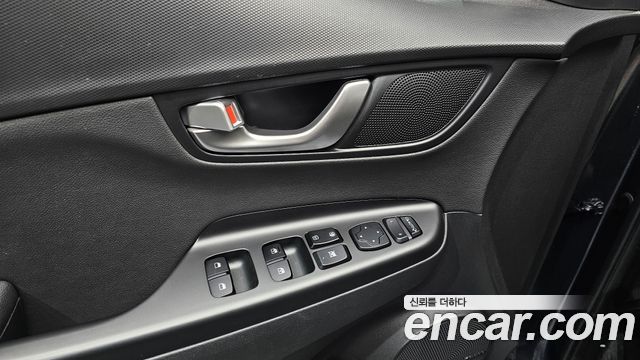Hyundai Kona Gasoline 2.0 2WD Inspiration 2022 — фото 28