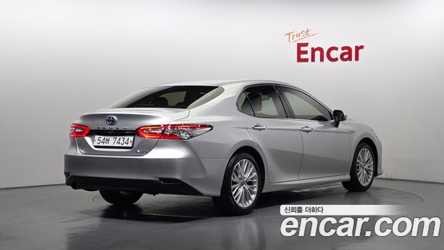 Toyota Camry (XV70) 2.5 XLE Hybrid 2018 — фото 2
