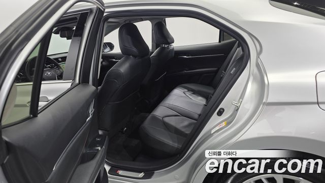 Toyota Camry (XV70) 2.5 XLE Hybrid 2018 — фото 11
