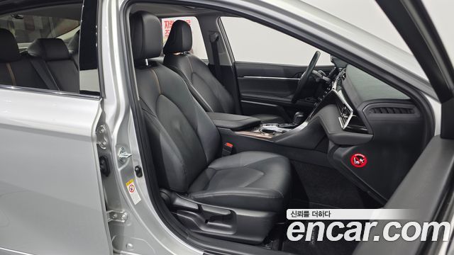 Toyota Camry (XV70) 2.5 XLE Hybrid 2018 — фото 12