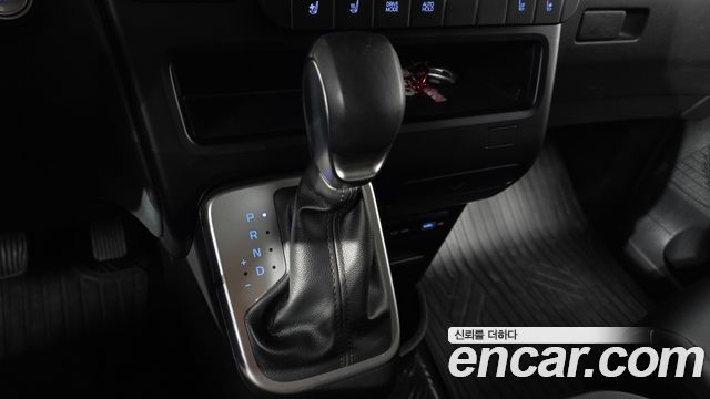 Hyundai Staria Cargo 5-Seater Modern 2023 — фото 9