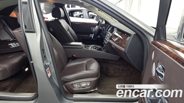 Rolls-Royce Ghost 6.6 V12 2015 — фото 11