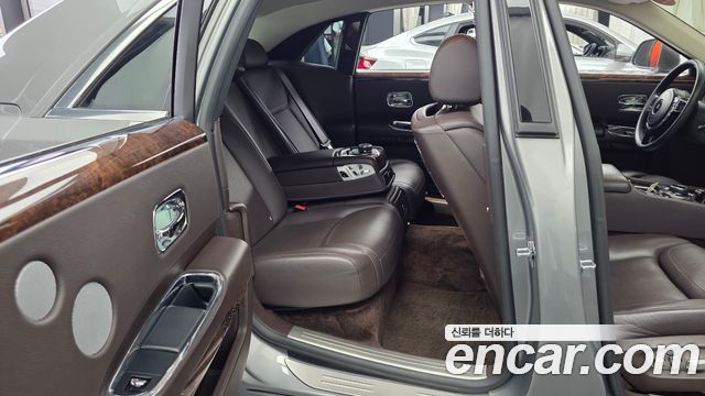 Rolls-Royce Ghost 6.6 V12 2015 — фото 12