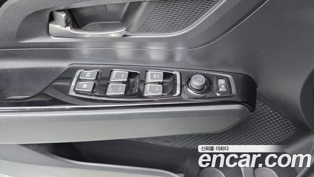 KG Mobility (SsangYong) Beautiful Korando Gasoline 1.5 2WD C3 Plus 2022 — фото 11