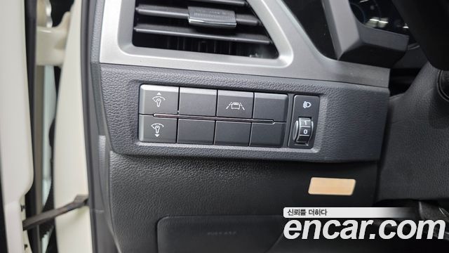 KG Mobility (SsangYong) Beautiful Korando Gasoline 1.5 2WD C3 Plus 2022 — фото 12