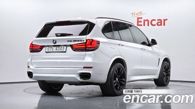 BMW X5 (F15) xDrive M50d 2017 — фото 2
