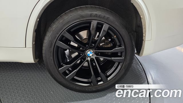 BMW X5 (F15) xDrive M50d 2017 — фото 27