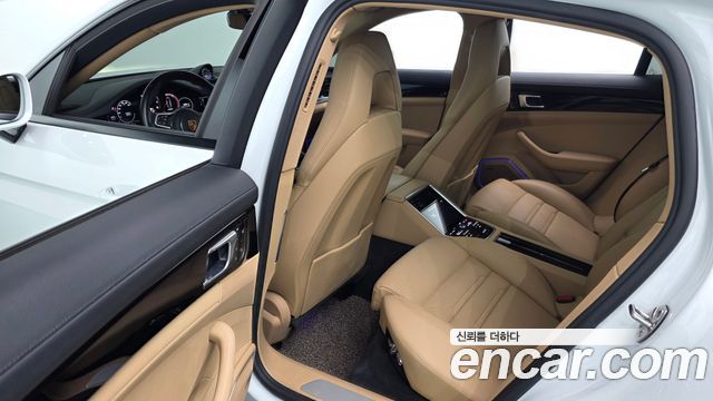 Porsche Panamera (971) 3.0 AWD 2018 — фото 10