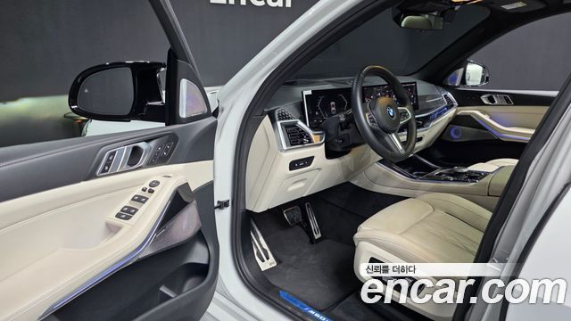 BMW X5 (G05) M60i 2025 — фото 10