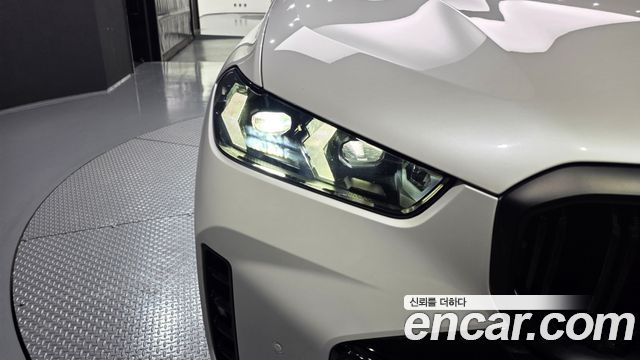 BMW X5 (G05) M60i 2025 — фото 28