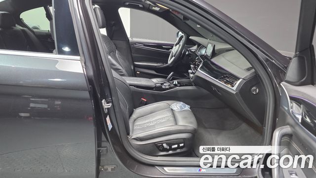BMW 5 Series (G30) 520d xDrive M Sport Package Plus 2018 — фото 15