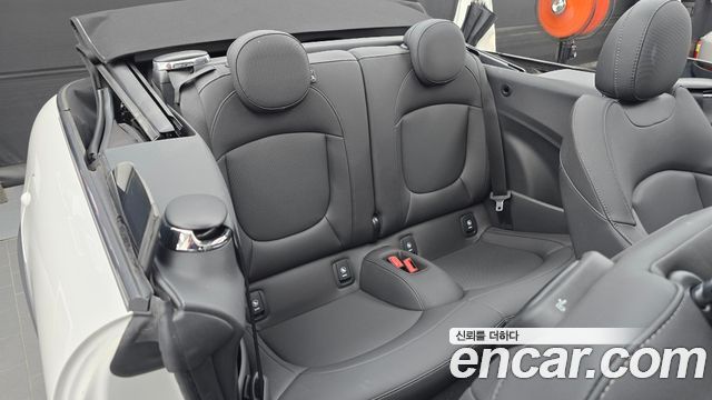 MINI Cooper Convertible Classic Third Generation 2024 — фото 12