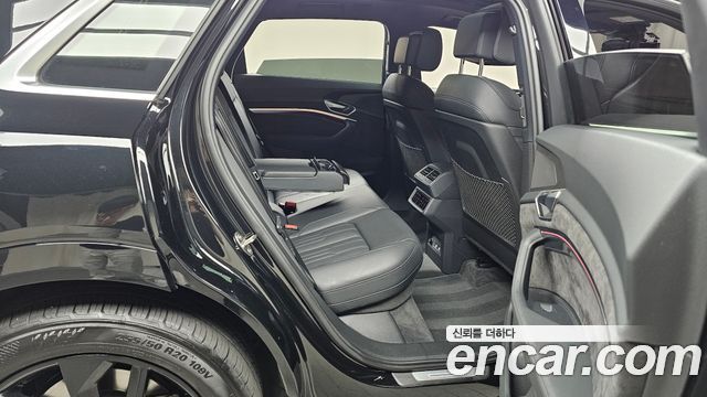 Audi e-tron 55 Quattro 2020 — фото 15