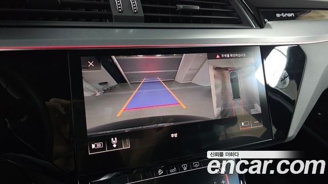 Audi e-tron 55 Quattro 2020 — фото 18